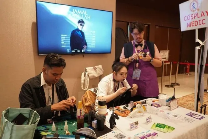 The Unsung Heroes of Cosplay: Life as a Cosplay Medic