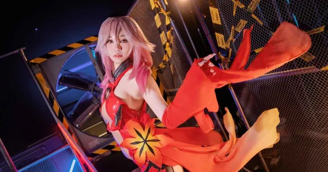 Pose Like a Pro for Cosplay Photoshoots